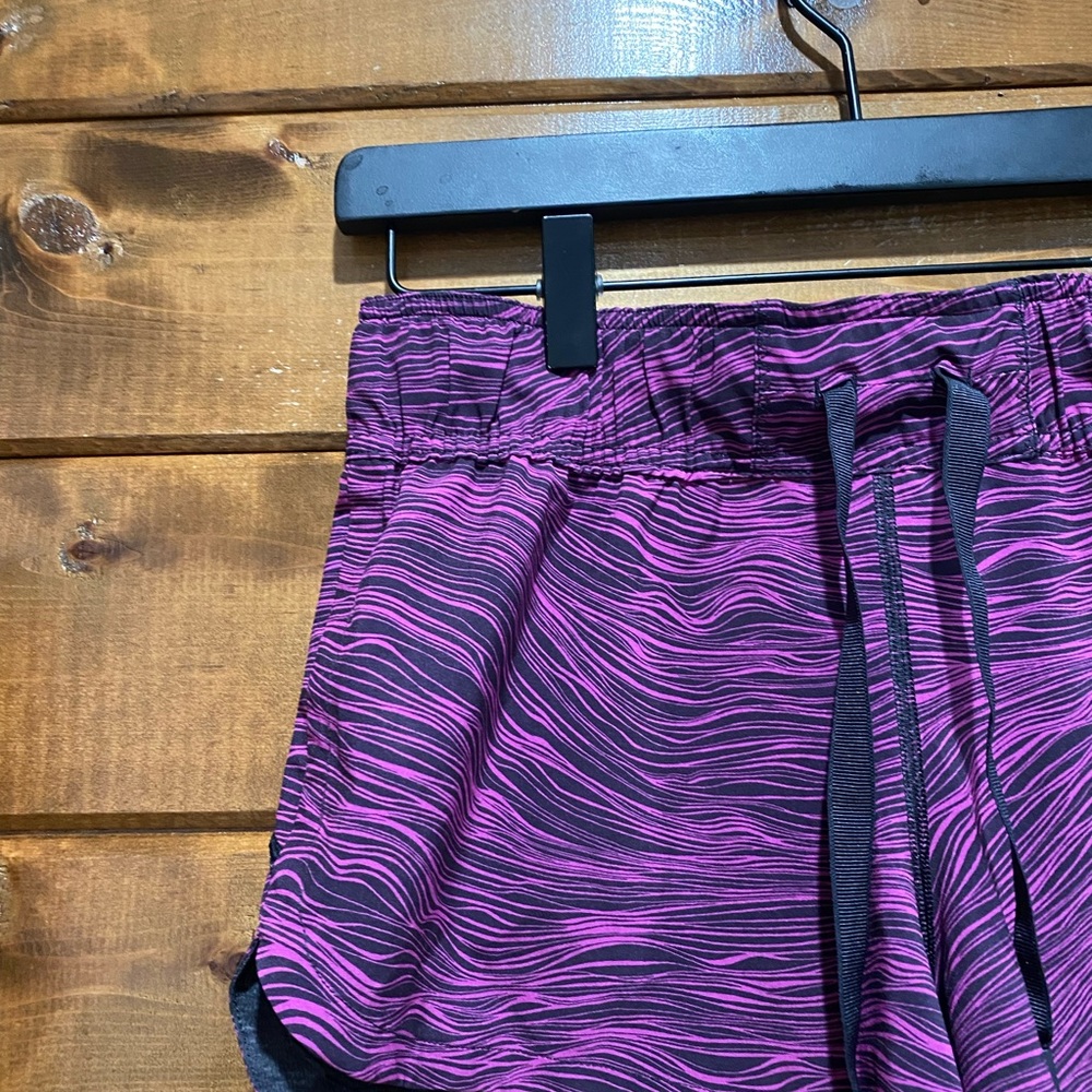 Lululemon Reversible Double Time Short (3") - image 2